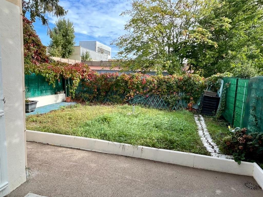 Charmante Maison Avec Jardin Sans Vis-A-Vis Saint-Fons Εξωτερικό φωτογραφία