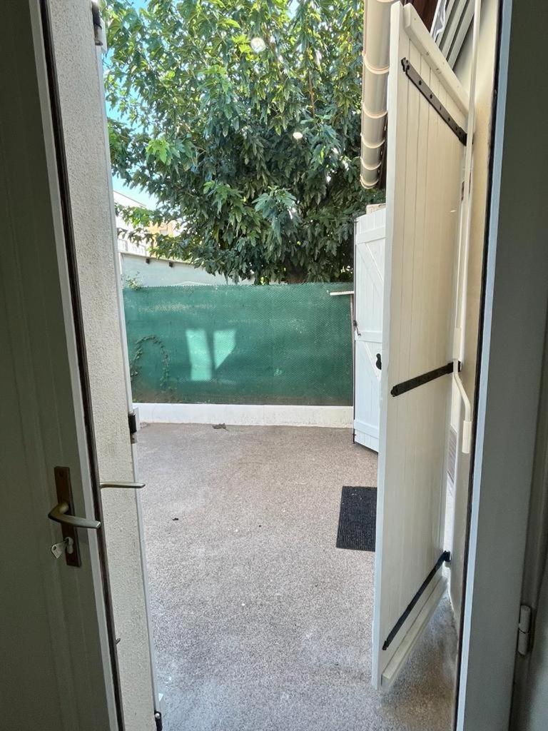 Charmante Maison Avec Jardin Sans Vis-A-Vis Saint-Fons Εξωτερικό φωτογραφία