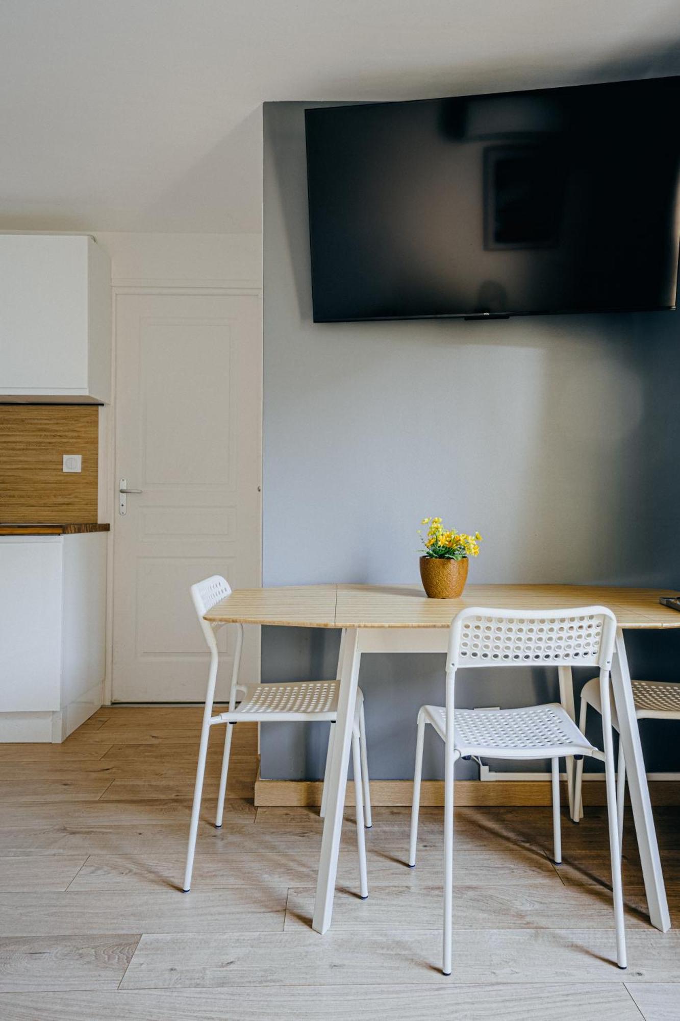 Charmante Maison Avec Jardin Sans Vis-A-Vis Saint-Fons Εξωτερικό φωτογραφία