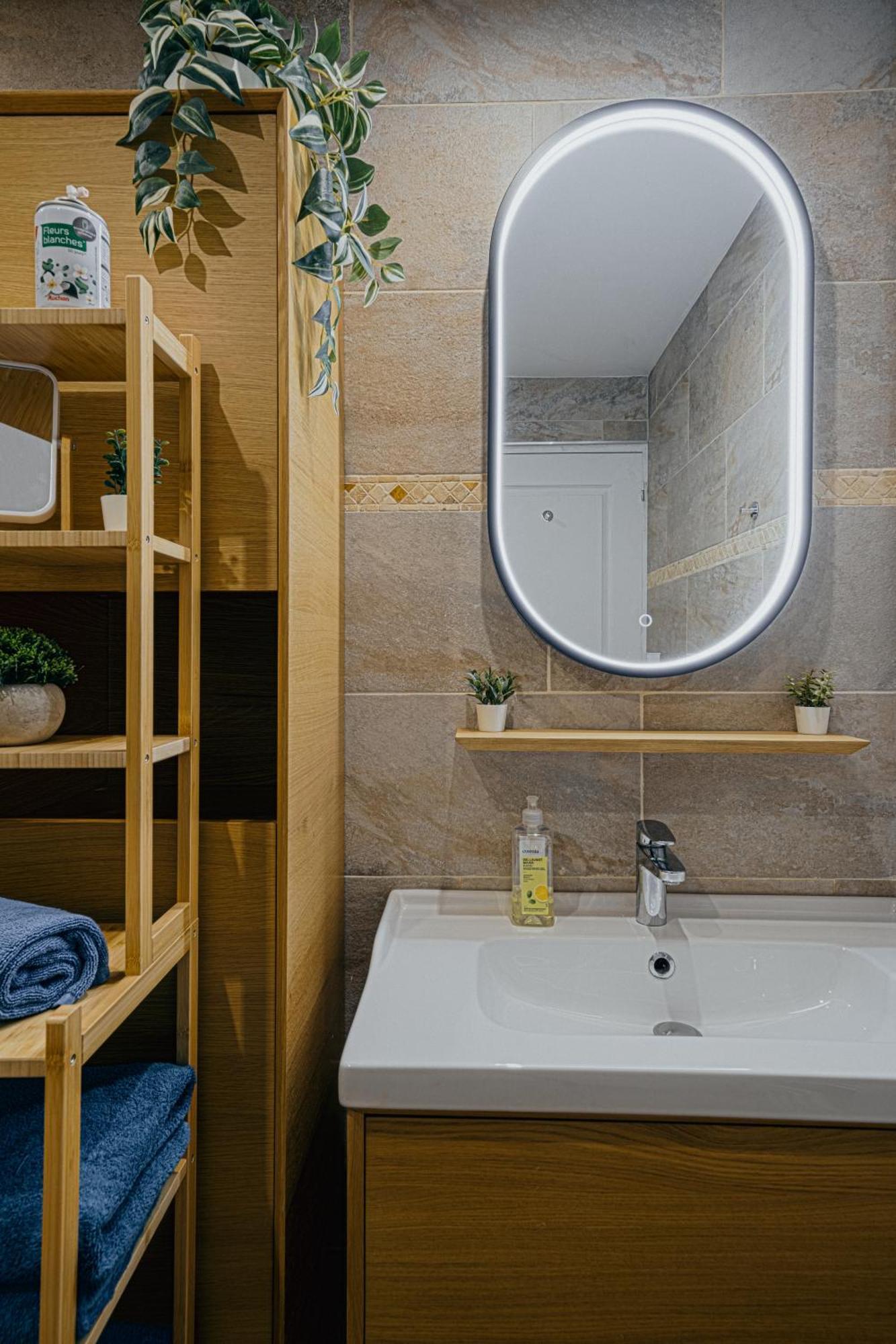 Charmante Maison Avec Jardin Sans Vis-A-Vis Saint-Fons Εξωτερικό φωτογραφία
